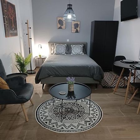 Petite Suite With Backyard. Mytilene Luaran gambar